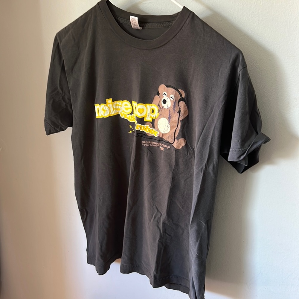 Vintage Noise Pop (SF music fest) vs. Giant Robot magazine Bear grey T-Shirt